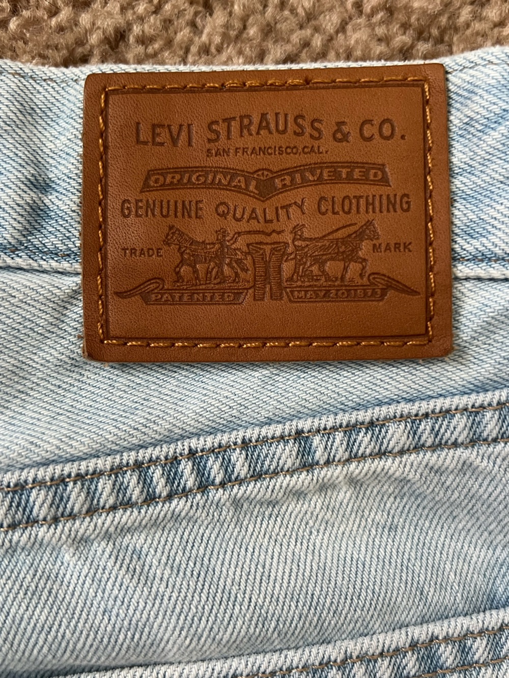 Levi’s Baggy Dad High-Rise Wide Leg Jeans in Light Acid Washed Blue - Picture 9 of 10
